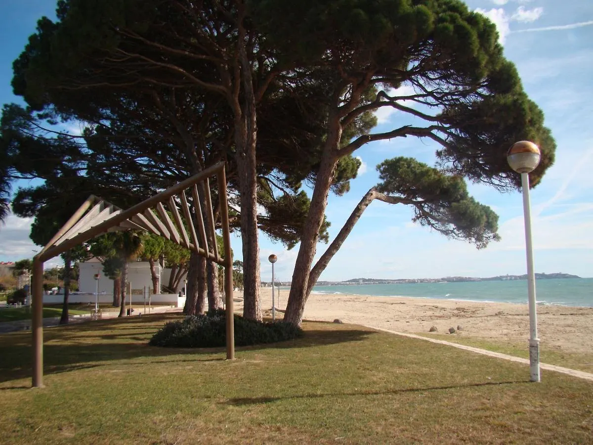 Apartamento Blanco Negro Playa Apartment Cambrils